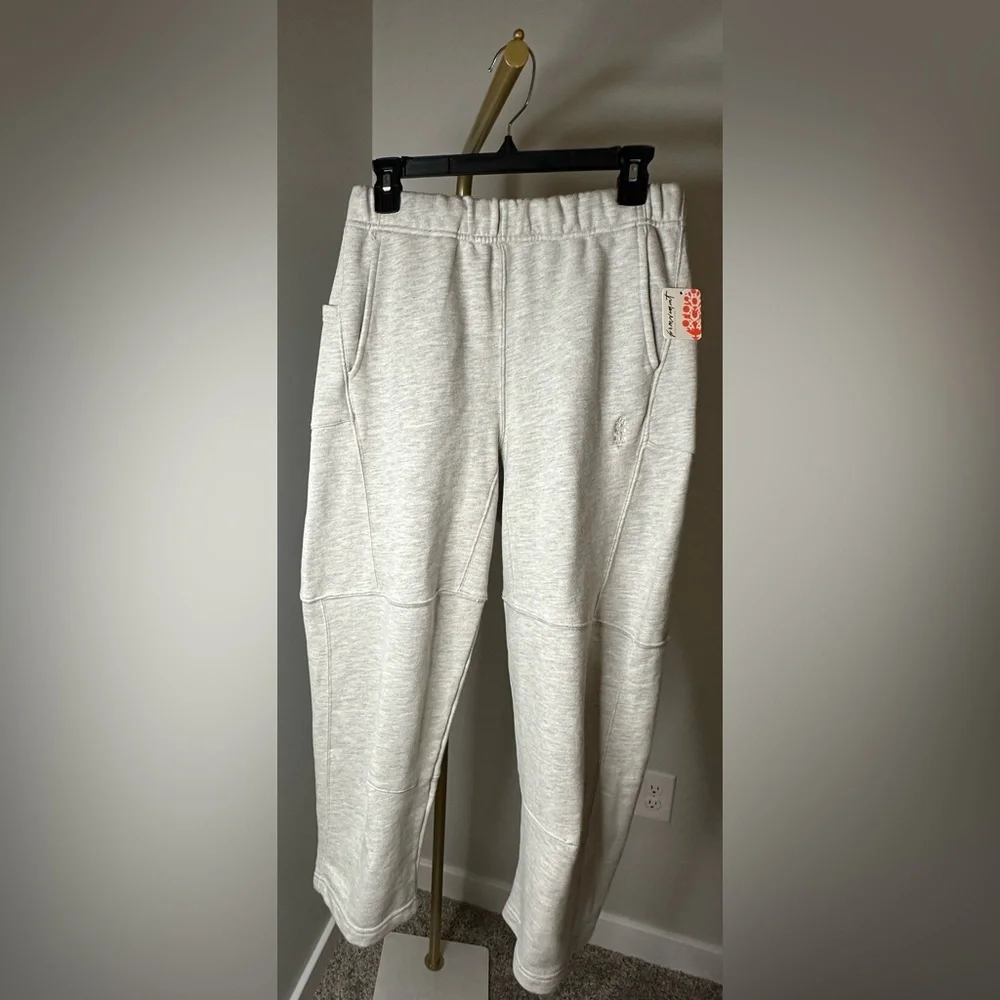 NWT! FP Movement Women's Top Score
Barrel Pants!! - Picture 5 of 7